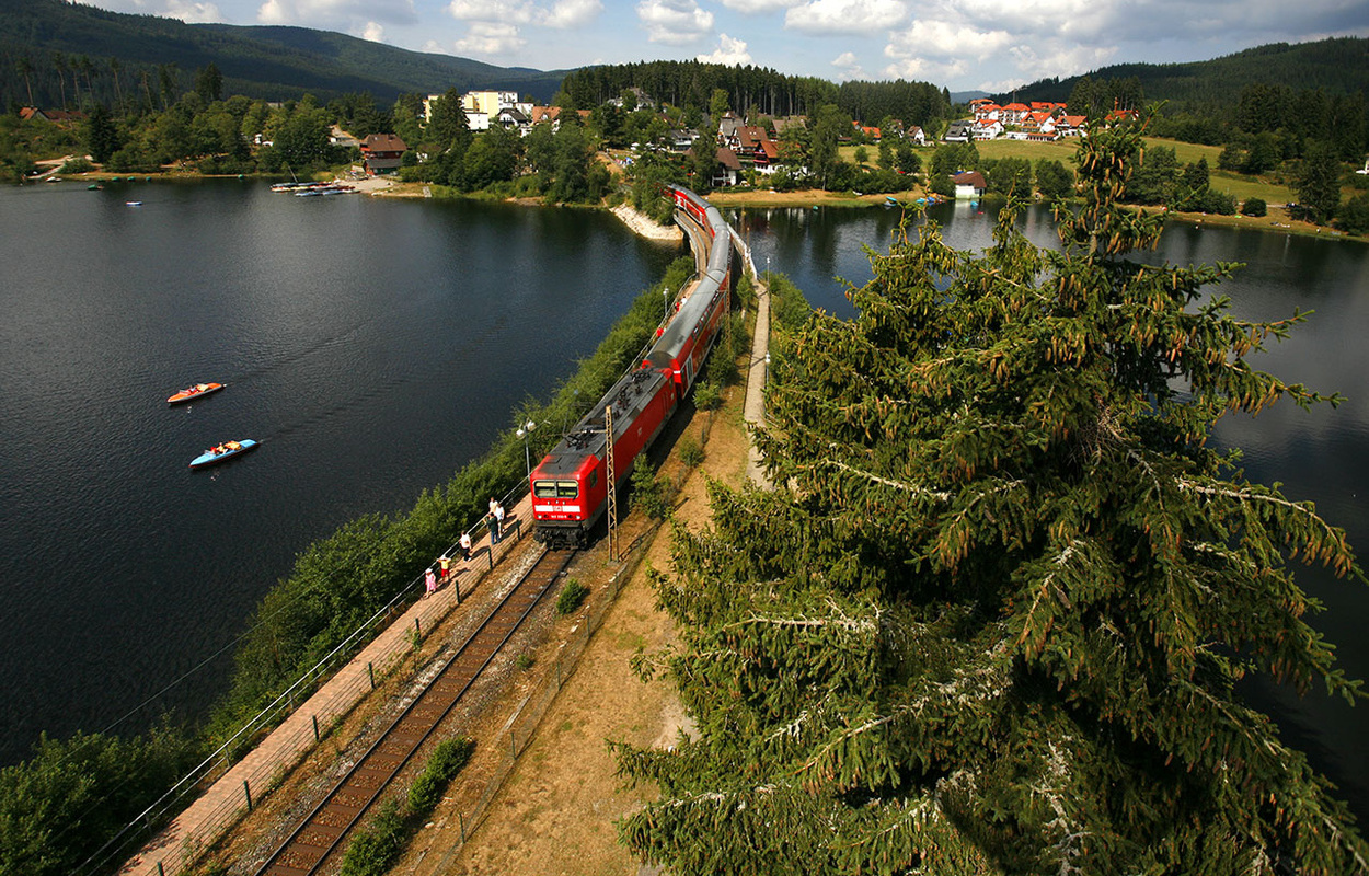 Mit der KONUS-Gstekarte im Schwarzwald unterwegs. Hier mit der Dreiseenbahn am Schluchsee. Foto: Achim Mende